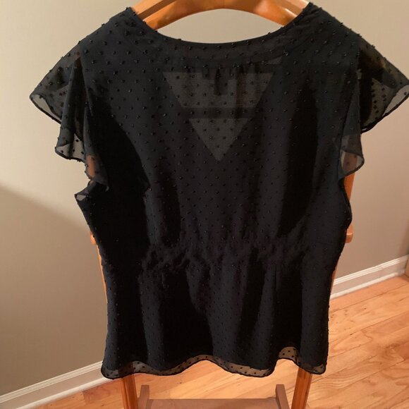 BLACK SPARKLY LOFT V-NECK TOP - Picture 3 of 7